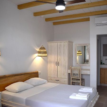 Κalamitsi Rooms & Apartments Kímolos Exteriér fotografie