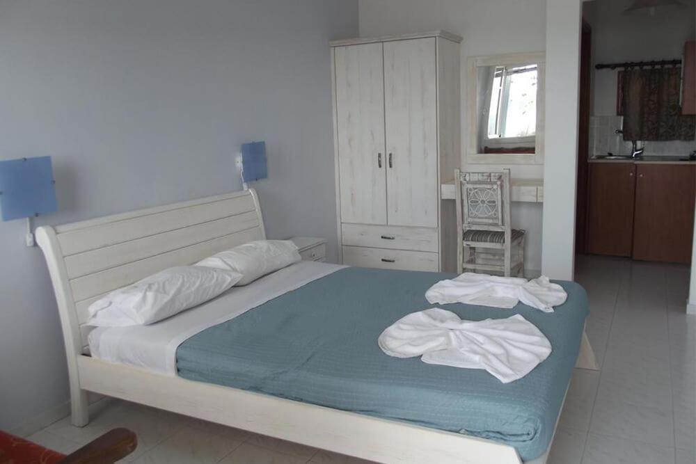 Κalamitsi Rooms & Apartments Kímolos Exteriér fotografie