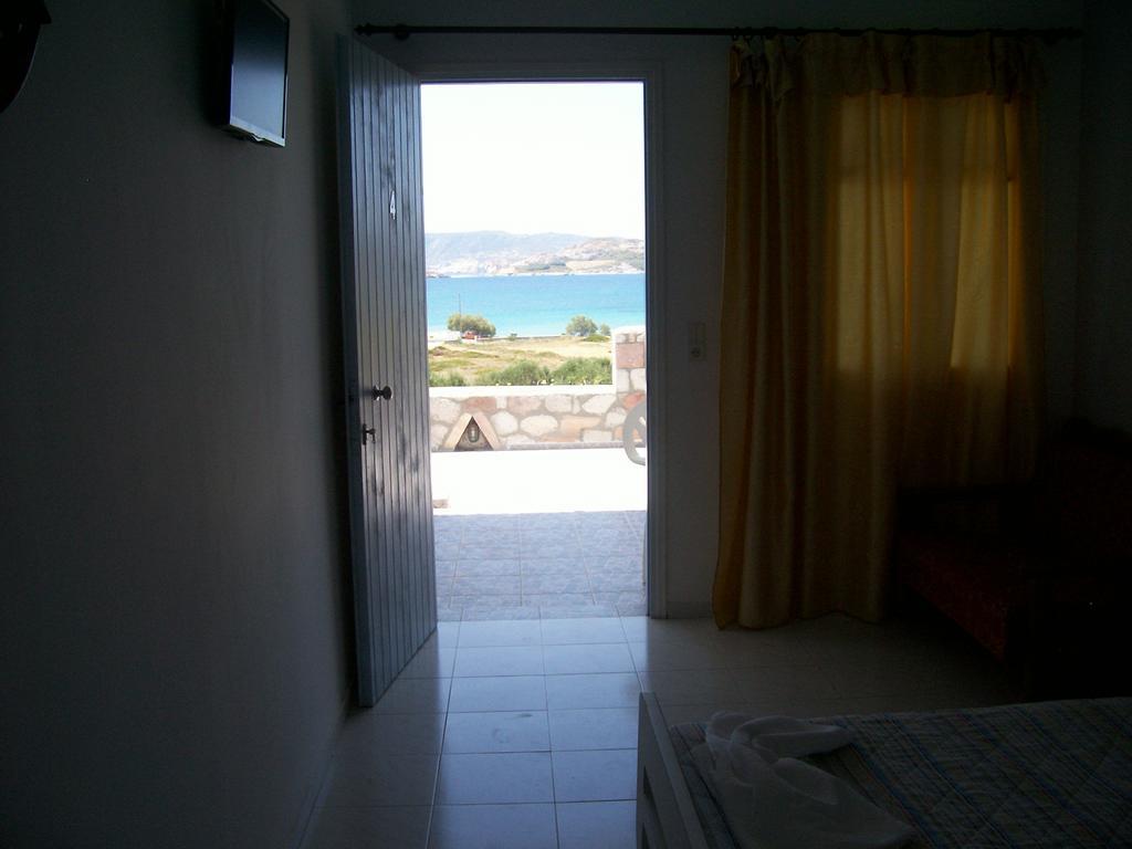 Κalamitsi Rooms & Apartments Kímolos Exteriér fotografie